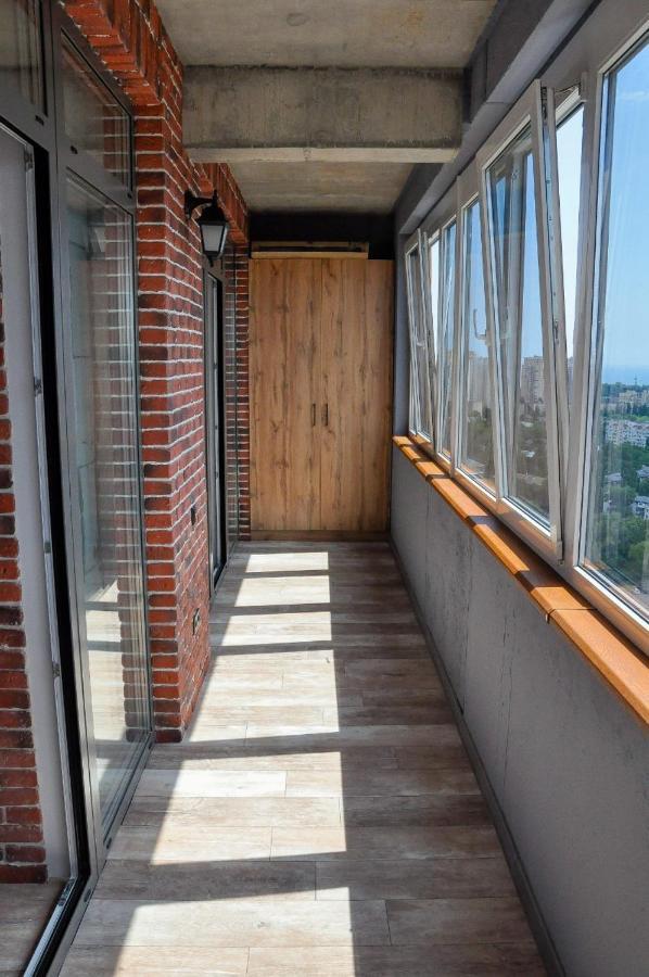 Лофт На 26 Этаже Odessa Esterno foto